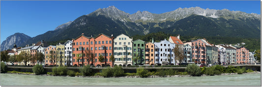Innsbruck mit Häuserzeile am Inn (Pan 188)