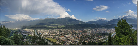 Innsbruck mit Patscherkofel und Serles (Pan 196)